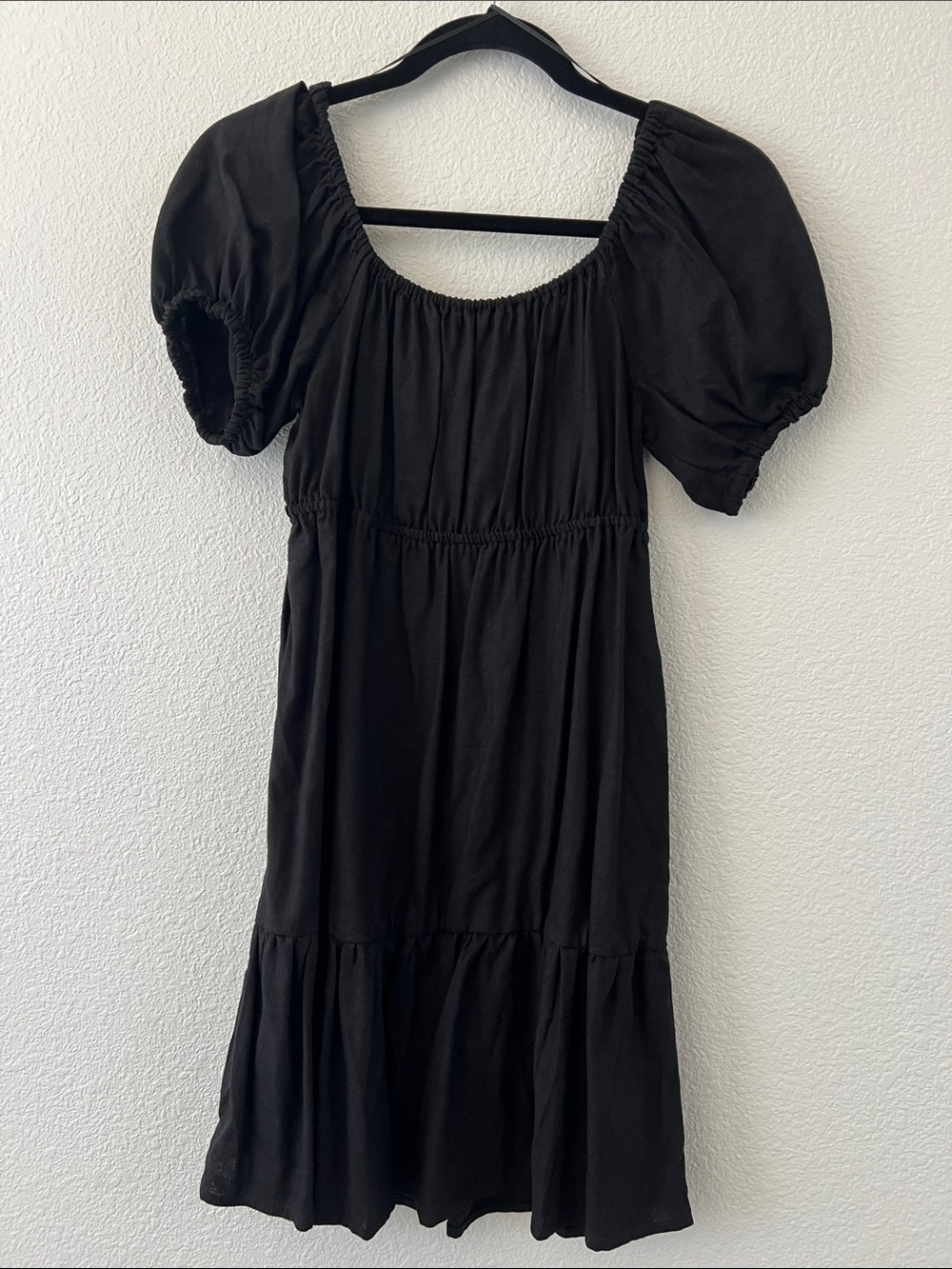 Love Tree Black Puff Sleeve Dress